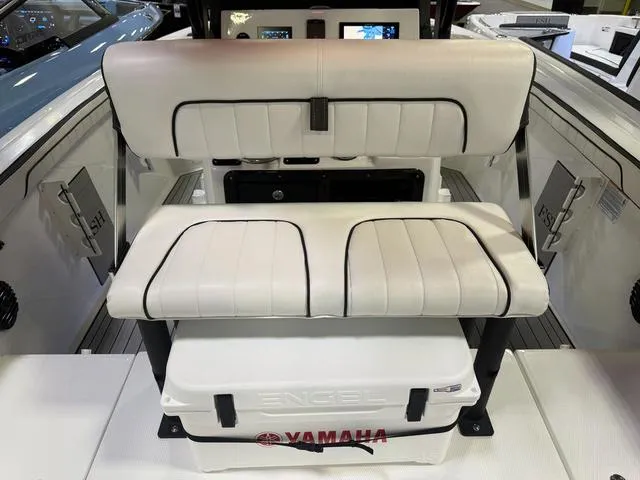 Slide: The Image of Yamaha 222 FSH Sport E 2025 - 7