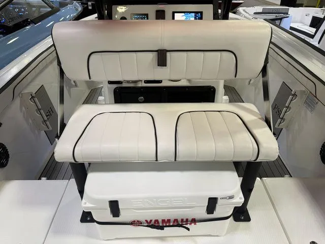 Slide: The Image of Yamaha 222 FSH Sport E 2025 - 11