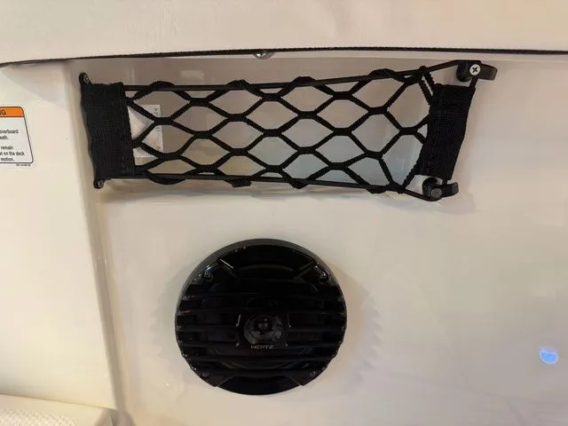 Slide: The Image of Yamaha 222 FSH Sport E 2025 - 15