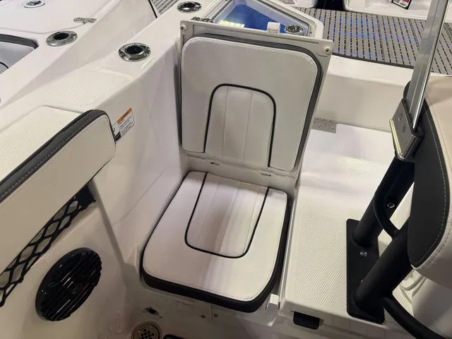 Slide: The Image of Yamaha 222 FSH Sport E 2025 - 8