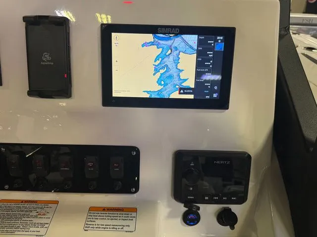 Slide: The Image of Yamaha 222 FSH Sport E 2025 - 17