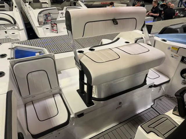 Slide: The Image of Yamaha 222 FSH Sport E 2025 - 7