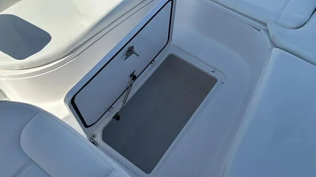 Slide: The Image of Contender 26 Bay 2025 - 10