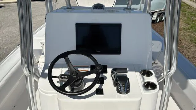 Slide: The Image of Contender 26 Bay 2025 - 12