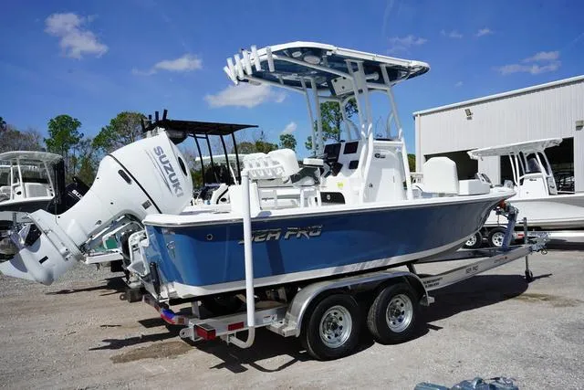 Slide: The Image of Sea Pro 210 Bay 2025 - 3