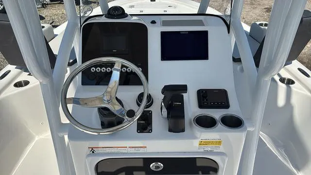 Slide: The Image of Sea Pro 210 Bay 2025 - 12