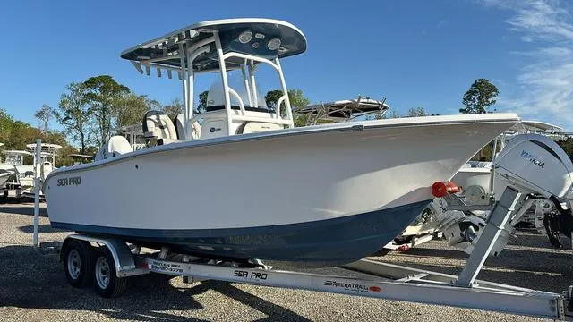 The Image of Sea Pro 222 Center Console 2025 - 1