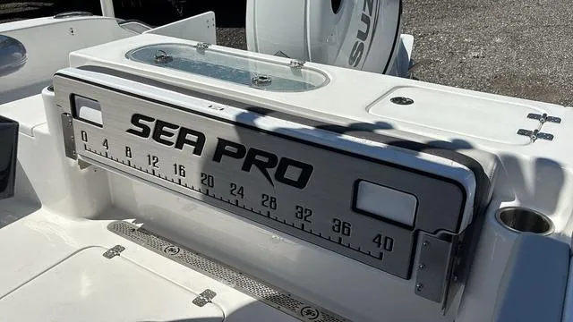 Slide: The Image of Sea Pro 222 Center Console 2025 - 15