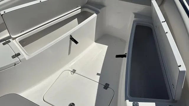 Slide: The Image of Sea Pro 222 Center Console 2025 - 21