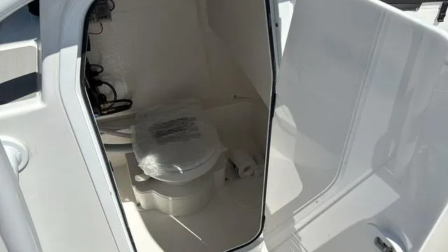 Slide: The Image of Sea Pro 222 Center Console 2025 - 6