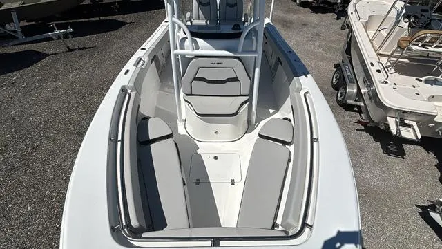 Slide: The Image of Sea Pro 222 Center Console 2025 - 7