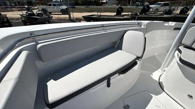 Slide: The Image of Sea Pro 222 Center Console 2025 - 8