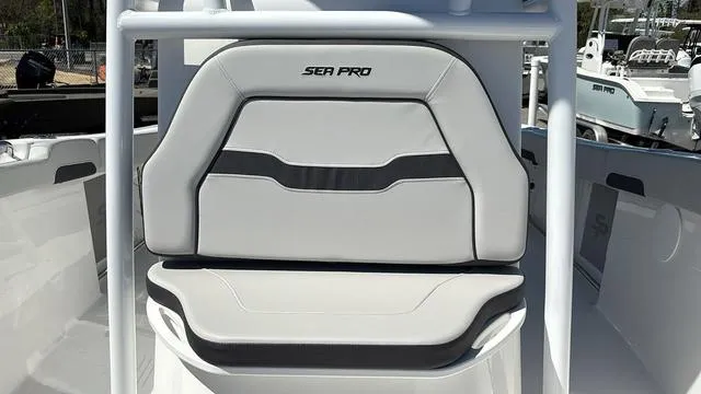 Slide: The Image of Sea Pro 222 Center Console 2025 - 9