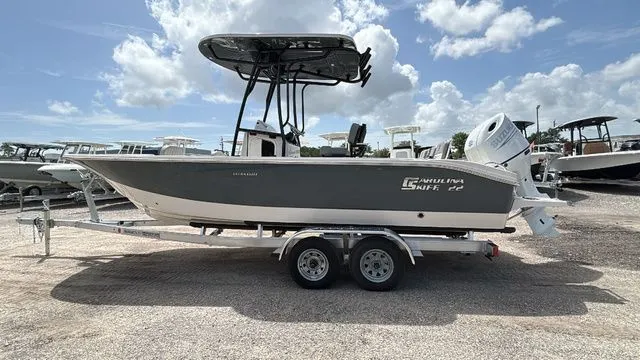 The Image of Carolina 22 Ultra Elite 2025 - 1