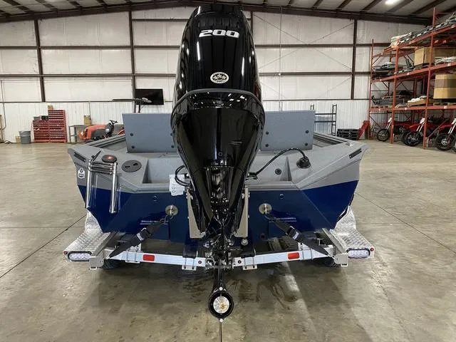 Slide: The Image of Excel Bay Pro Elite 220 2025 - 11