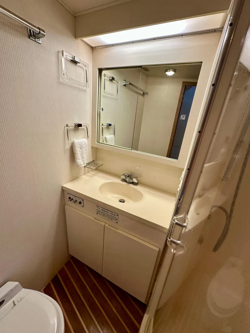 Slide: The Image of Hatteras 46 Convertible 1994 - 107