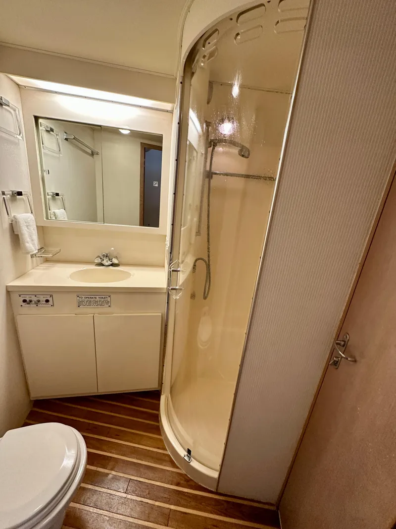 Slide: The Image of Hatteras 46 Convertible 1994 - 108