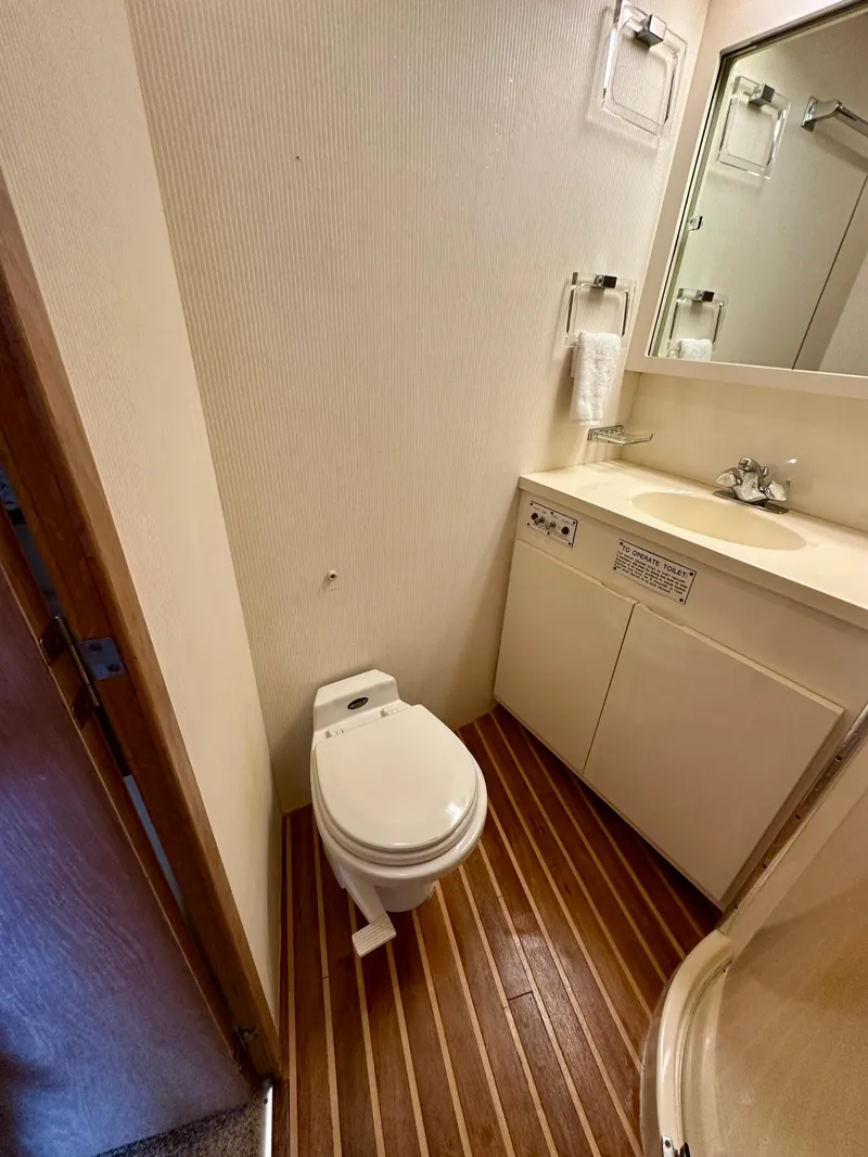 Slide: The Image of Hatteras 46 Convertible 1994 - 110