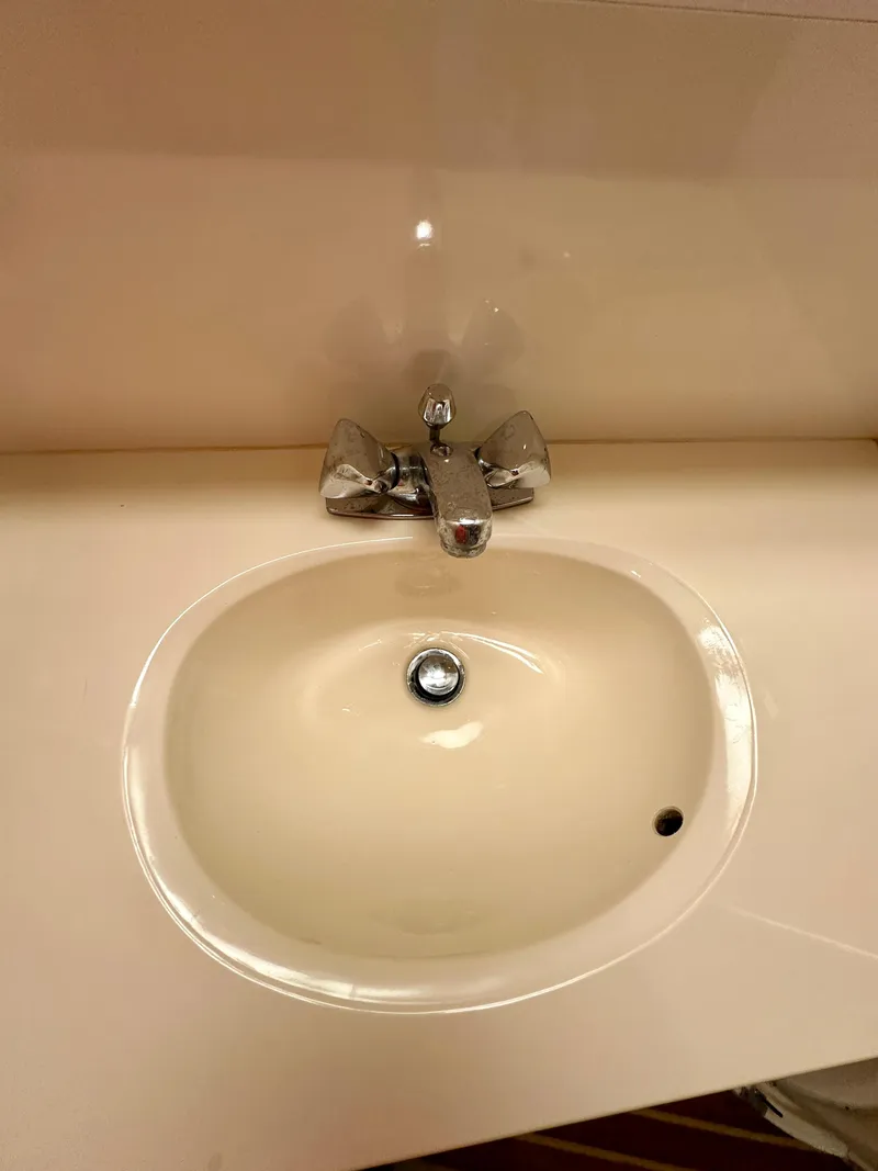 Slide: The Image of Hatteras 46 Convertible 1994 - 111