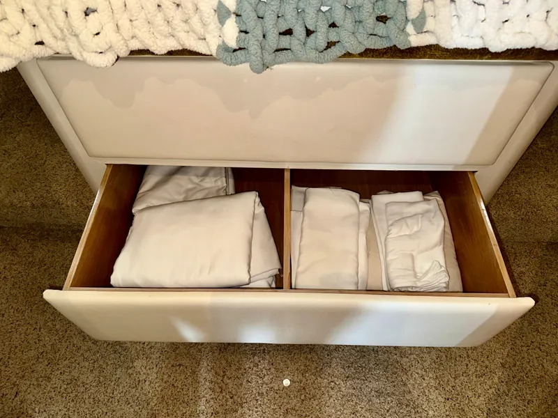 Slide: The Image of Hatteras 46 Convertible 1994 - 120