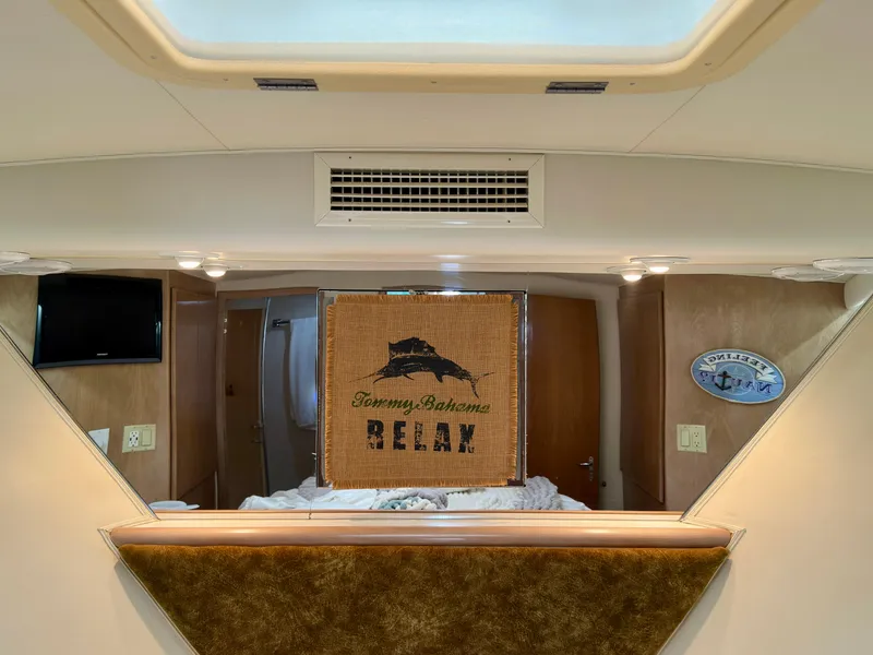 Slide: The Image of Hatteras 46 Convertible 1994 - 122