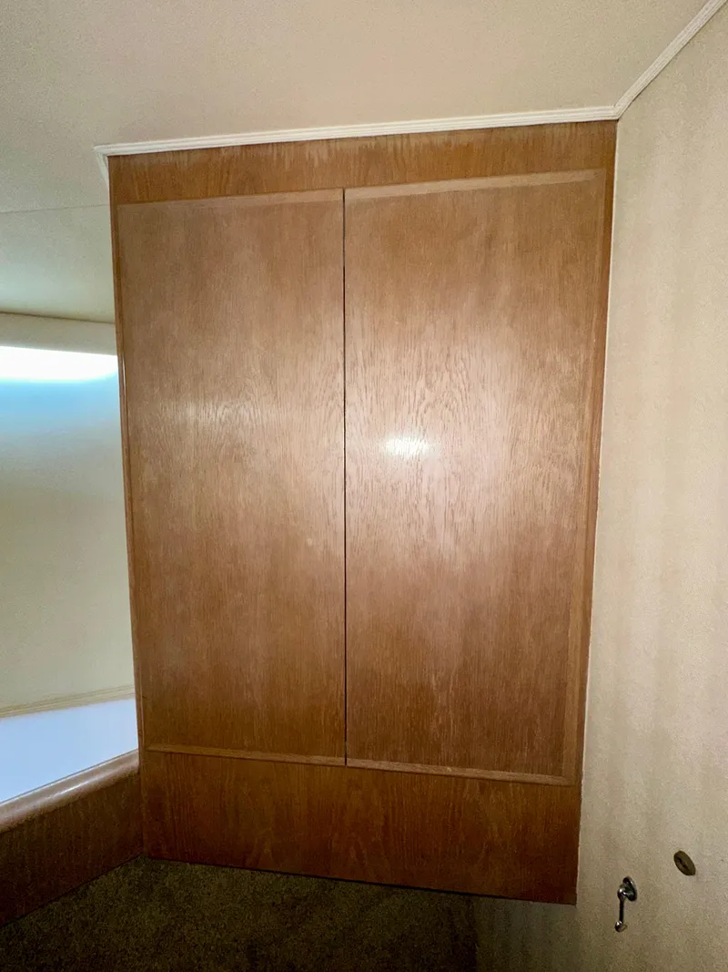 Slide: The Image of Hatteras 46 Convertible 1994 - 127