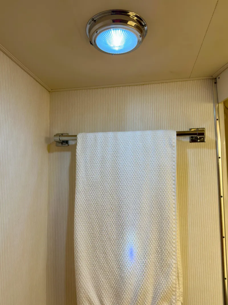 Slide: The Image of Hatteras 46 Convertible 1994 - 134