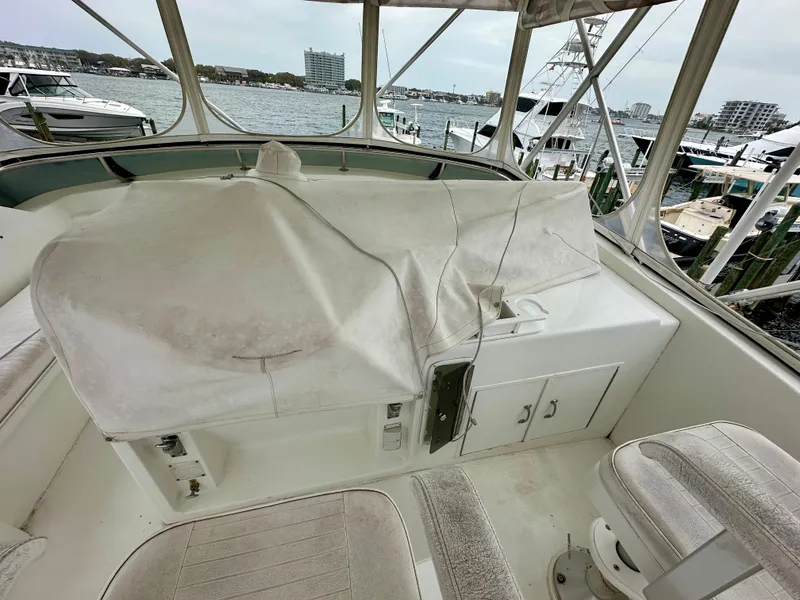 Slide: The Image of Hatteras 46 Convertible 1994 - 51