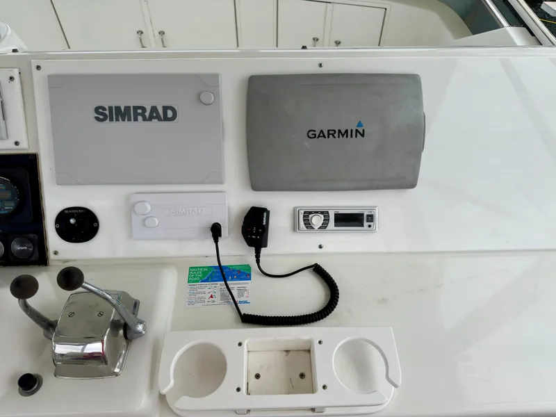 Slide: The Image of Hatteras 46 Convertible 1994 - 63