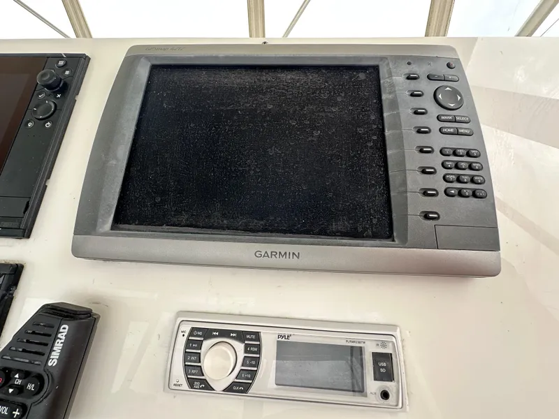 Slide: The Image of Hatteras 46 Convertible 1994 - 66