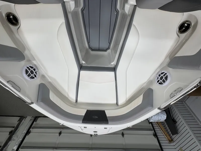 Slide: The Image of Chaparral 21 SSi boat on water, 2024 customer satisfaction award for Munson Ski & Marine, 99% rating. - 25