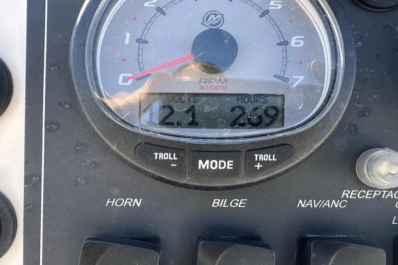 Slide: The Image of Boston Whaler 180 Dauntless 2013 - 11