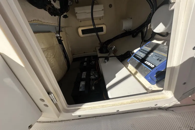 Slide: The Image of Boston Whaler 180 Dauntless 2013 - 12