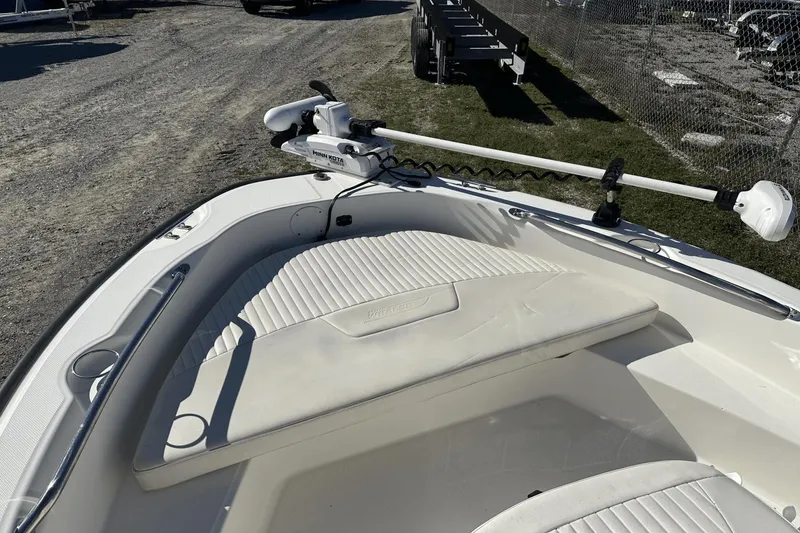 Slide: The Image of Boston Whaler 180 Dauntless 2013 - 14