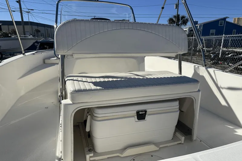 Slide: The Image of Boston Whaler 180 Dauntless 2013 - 8