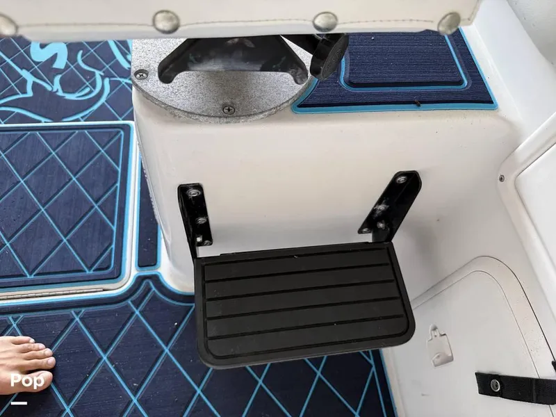 Slide: The Image of 2005 Seaswirl 2601 WA Striper for sale in Naples, FL - 9