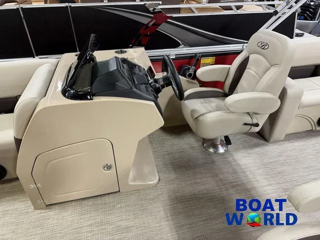 Slide: The Image of Bentley Pontoons Legacy 200 Navigator Quad Lounge & Honda 4-Stroke 2025 - 12