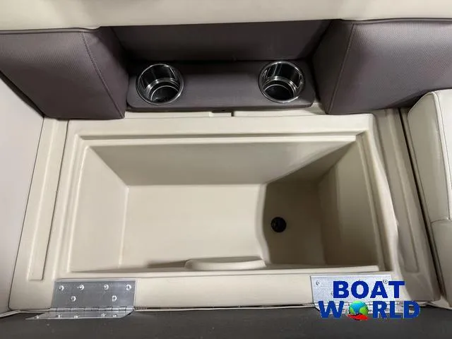 Slide: The Image of Bentley Pontoons Legacy 200 Navigator Quad Lounge & Honda 4-Stroke 2025 - 25