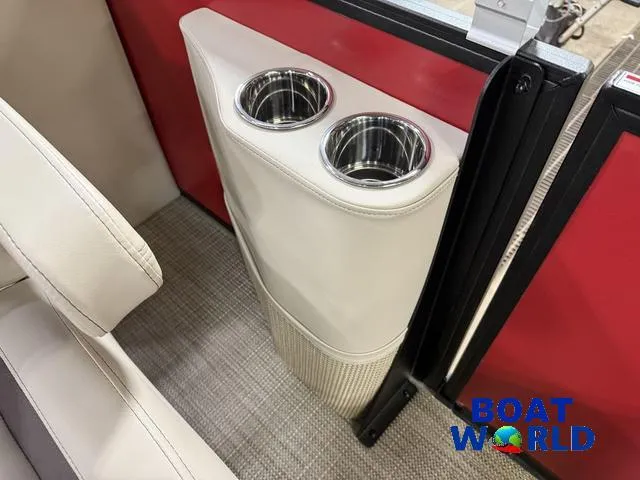 Slide: The Image of Bentley Pontoons Legacy 200 Navigator Quad Lounge & Honda 4-Stroke 2025 - 27