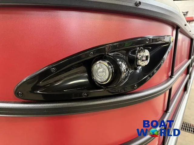 Slide: The Image of Bentley Pontoons Legacy 200 Navigator Quad Lounge & Honda 4-Stroke 2025 - 32