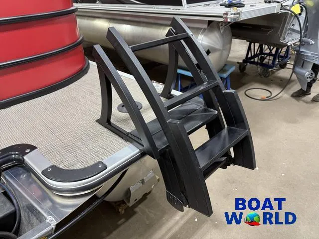 Slide: The Image of Bentley Pontoons Legacy 200 Navigator Quad Lounge & Honda 4-Stroke 2025 - 39