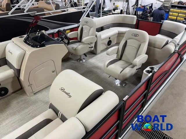 Slide: The Image of Bentley Pontoons Legacy 200 Navigator Quad Lounge & Honda 4-Stroke 2025 - 4
