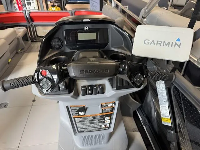 Slide: The Image of Sea-Doo Switch Cruise 18 2025 - 10