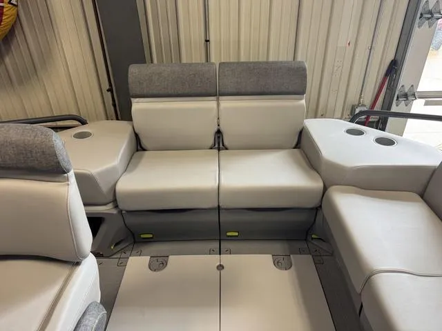 Slide: The Image of Sea-Doo Switch Cruise 18 2025 - 12