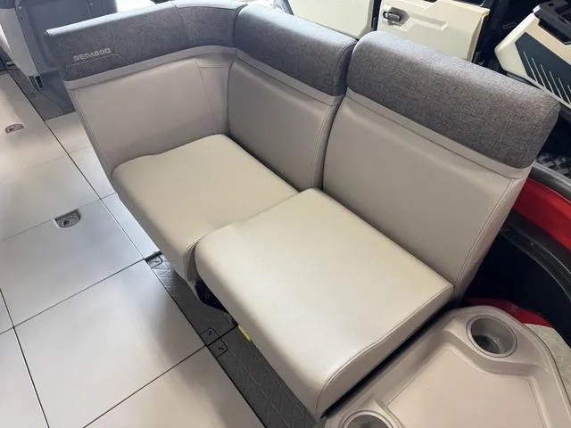 Slide: The Image of Sea-Doo Switch Cruise 18 2025 - 7