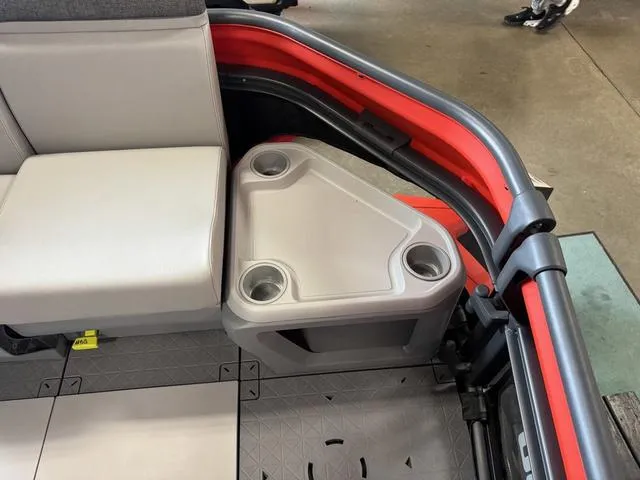 Slide: The Image of Sea-Doo Switch Cruise 18 2025 - 8