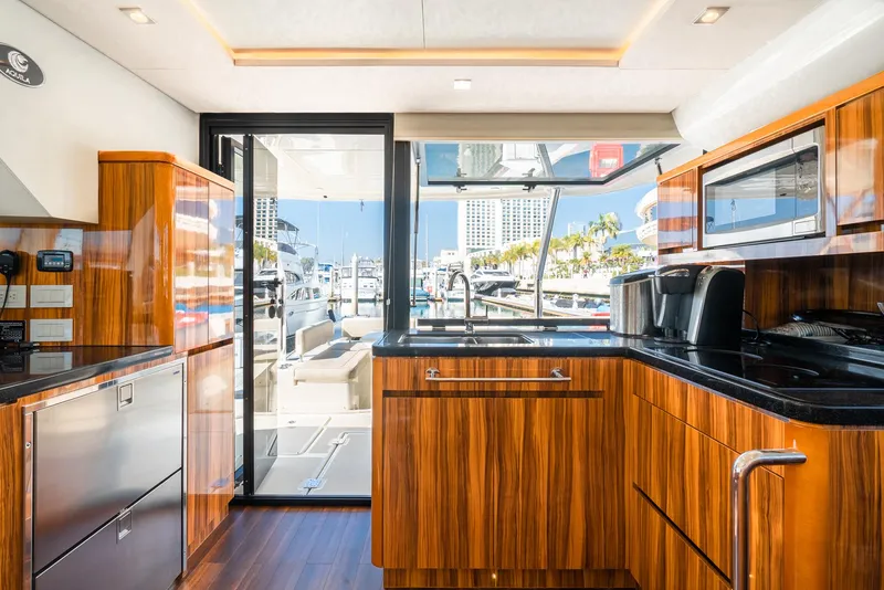 Slide: The Image of Galley View - 10