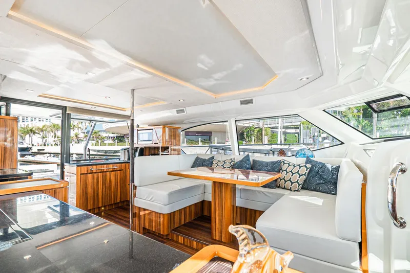 Slide: The Image of Salon - 11