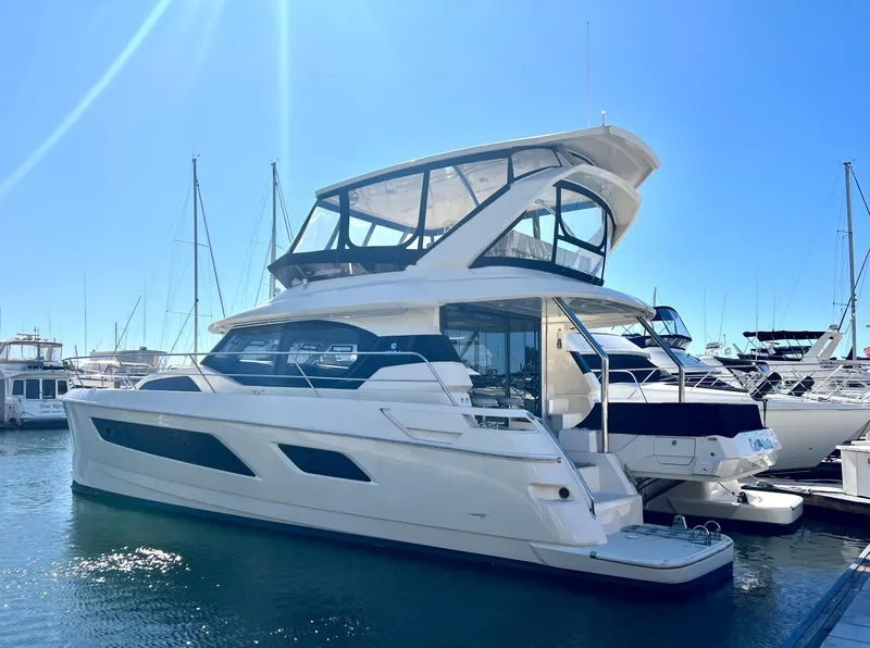 Slide: The Image of Portside Profile at Slip - 5