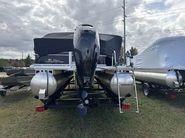 Slide: The Image of Sun Tracker SUNTRACKER SPORTFISH 22 DLX W/115 HP 2023 - 10